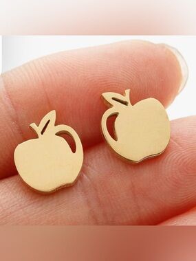 Adorable Neiman Marcus 18KT Gold Vermeil Apple Stud earrings